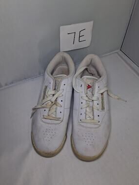 Vintage Reebok Women's Sneakers Size 9 Made in Vietnam